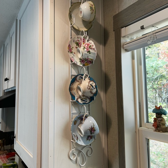 White Metal Wall Hook Rack - Picture 7 of 9